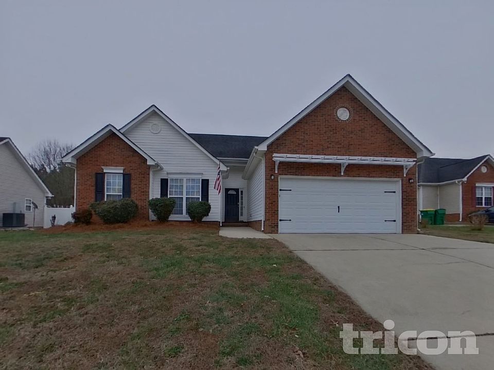 1st image of 556 Scarlet Leaf Ln