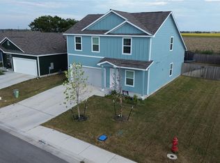 600 Clear Sky Dr, Lockhart, TX 78644