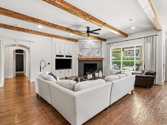 4th image of 930 Deforest Rd