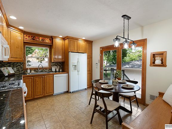 5th image of 9222 Sahler St