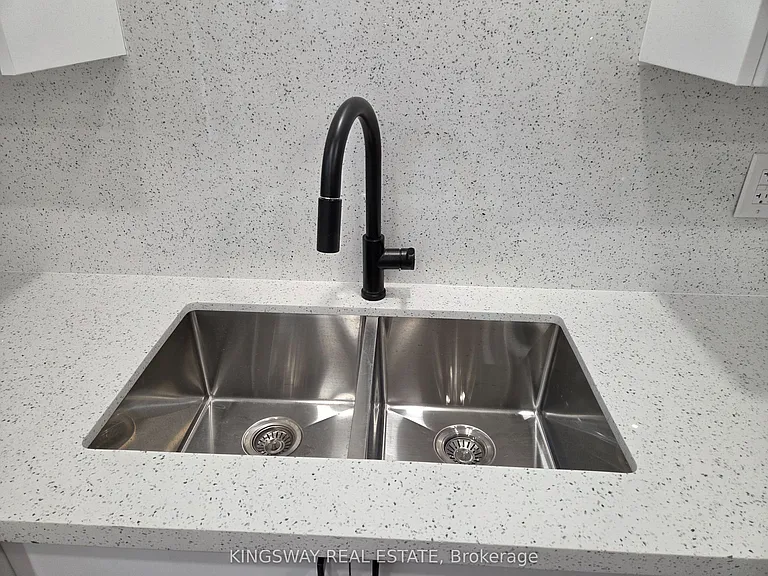 839 Miltonbrook Cres #BASEMENT — Photo 8