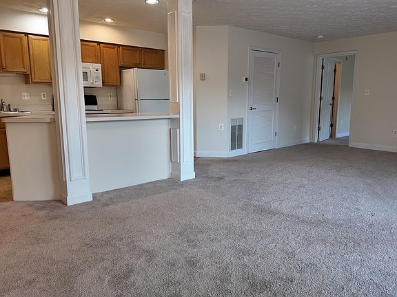 5th image of 6117 Springwater Pl APT 1734