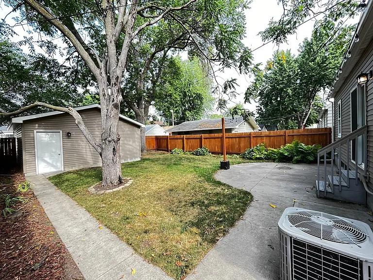 3120 Jersey Ave S — Photo 27