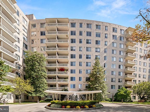 2nd image of 191 Presidential Blvd Unit R412