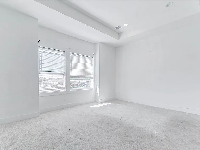 334 Eastwood St — Photo 30