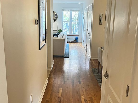 5th image of 646 Warren St #2