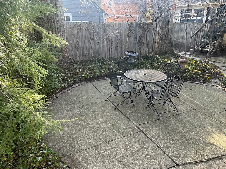344 College Ave SE — Photo 31