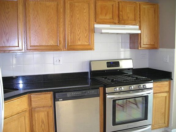 3rd image of 332 S Lancelot Ln