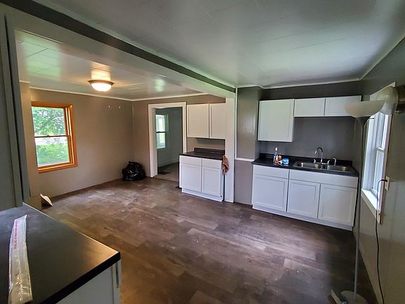 3rd image of 110 Forest St
