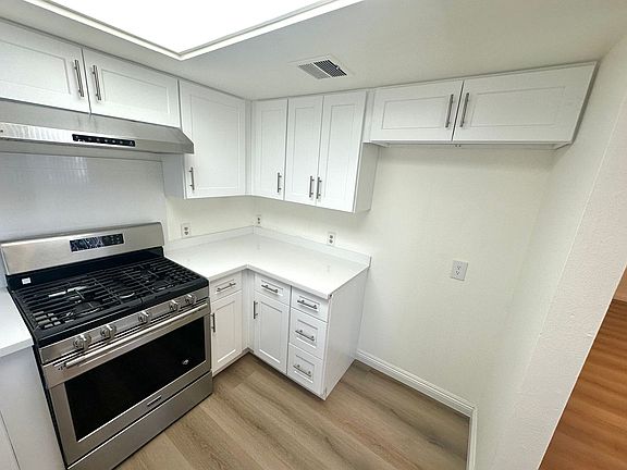 5th image of 6402 Radford Ave APT 2