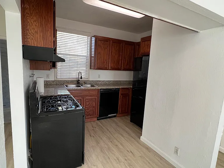 4171 Vineyard Ave #1 — Photo 9
