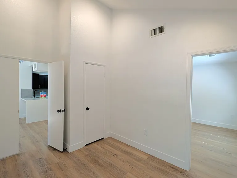 602 N May St #67 — Photo 16