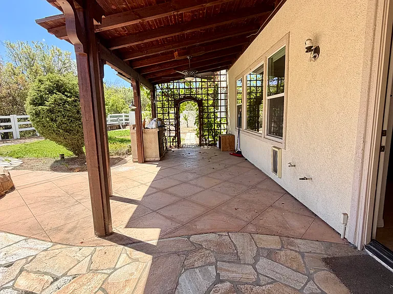 43130 Calle Camellia — Photo 58