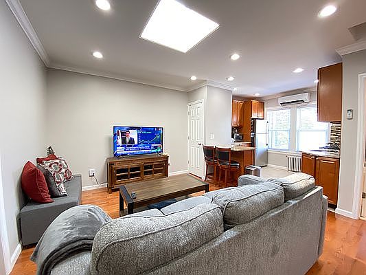 4th image of 100-17 Ascan Ave #3