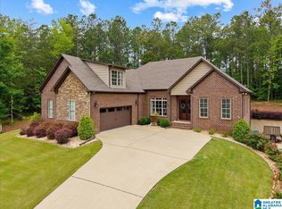 817 Grey Oaks Cv, Pelham, AL 35124