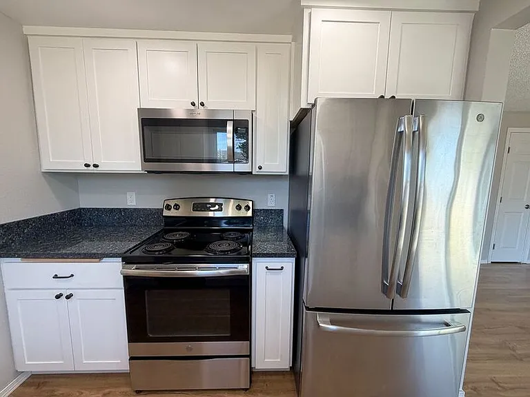 410 Crona St — Photo 10