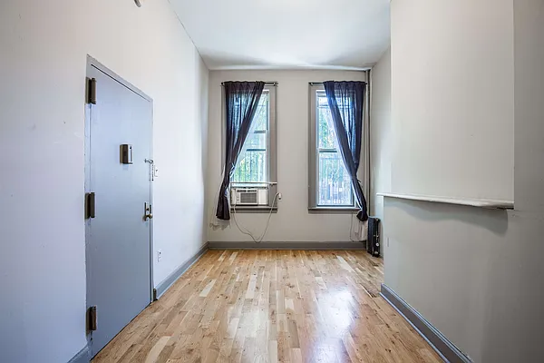 Rented by Nooklyn NYC LLC | media 61