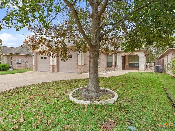 2nd image of 505 Park Place Ln