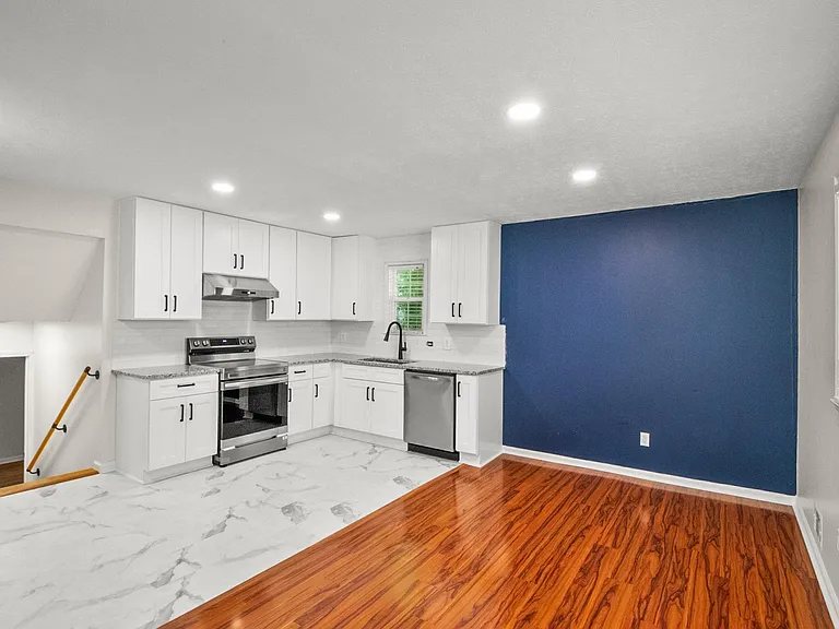 1399 Lockwood Dr SW — Photo 8