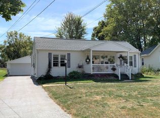 527 E High St, Morrison, IL 61270