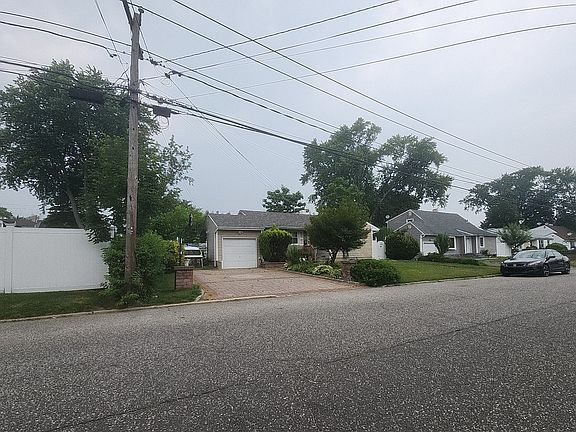 3rd image of 85 Heyward St