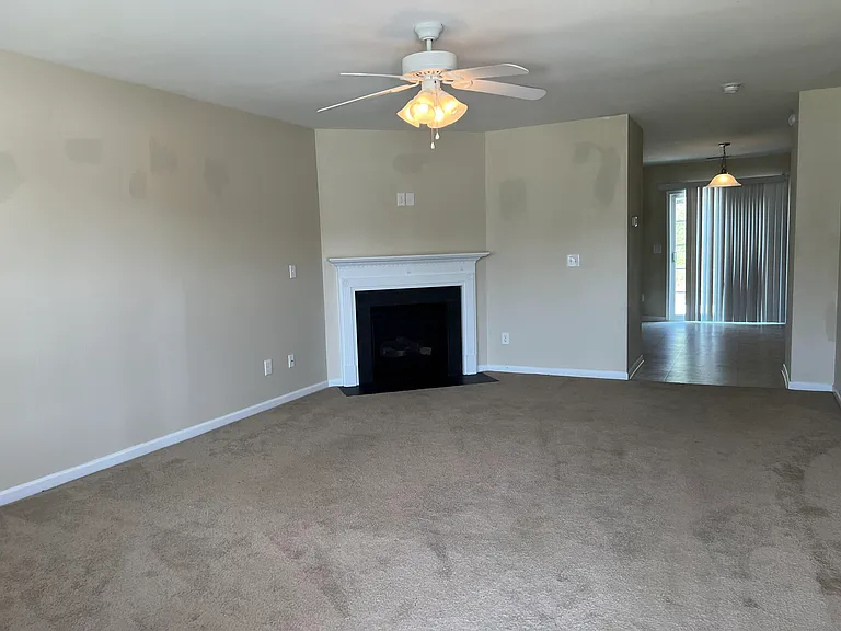 3613 Blue Spruce Ct — Photo 2