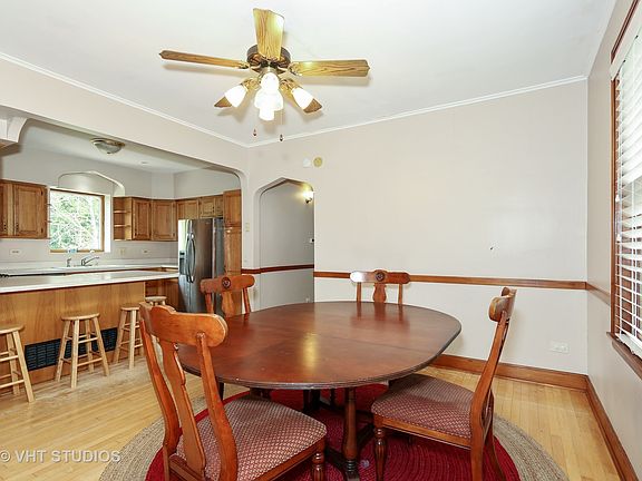 4th image of 228 Oak Ave