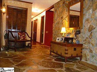 4th image of 220 Sleepy Hollow Dr