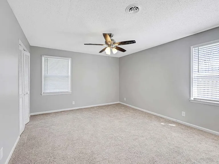 124 Lake Terrace Cir — Photo 12