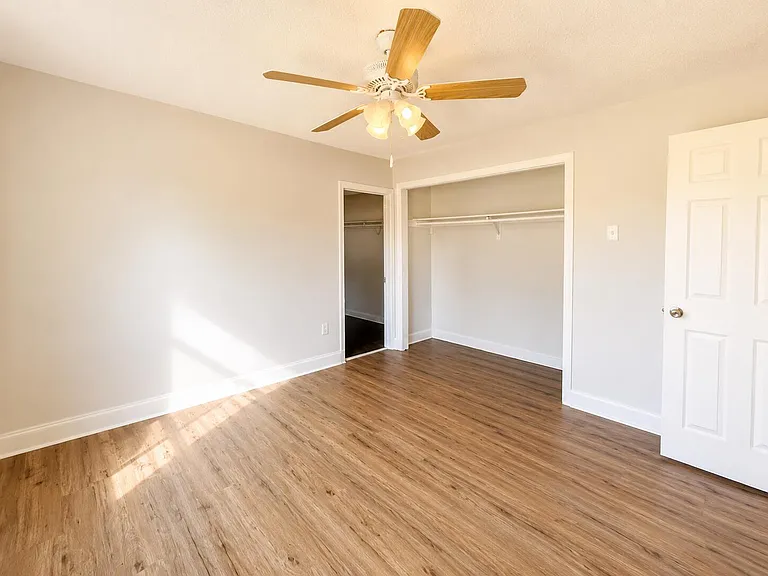 342 NW Curtis St — Photo 11