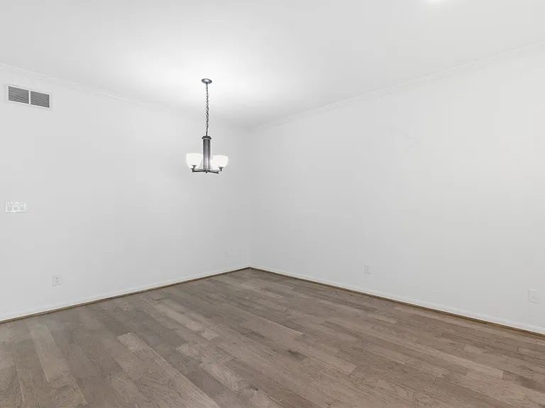 8614 Oakford Dr — Photo 12
