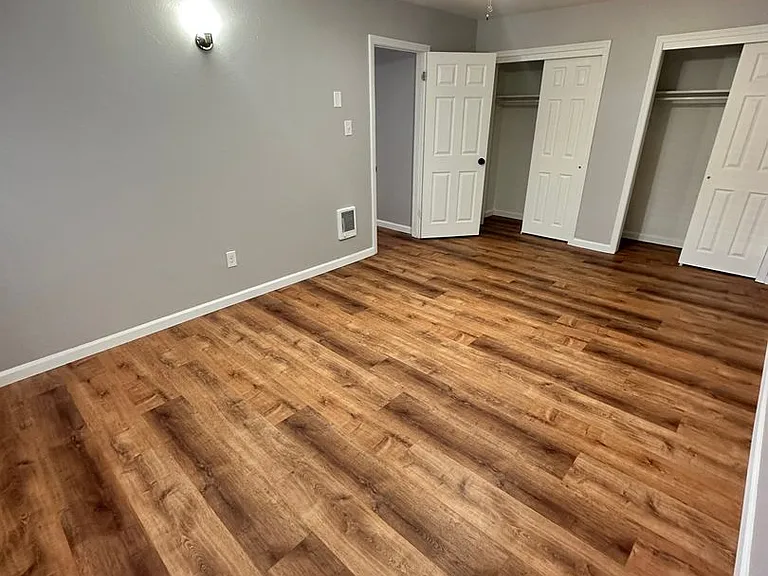 Vermonter Apartments — Photo 5