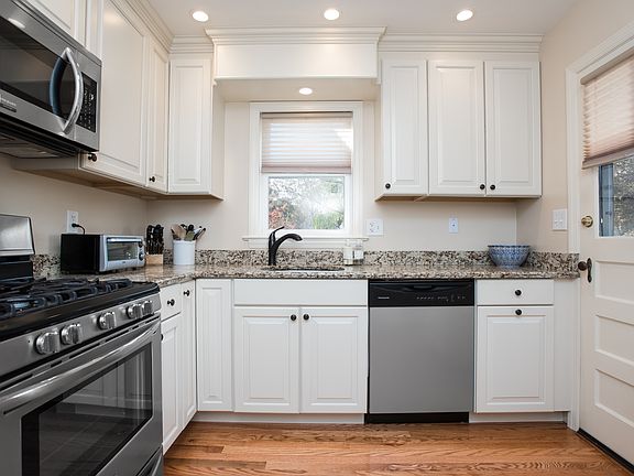 Gourmet Kitchen