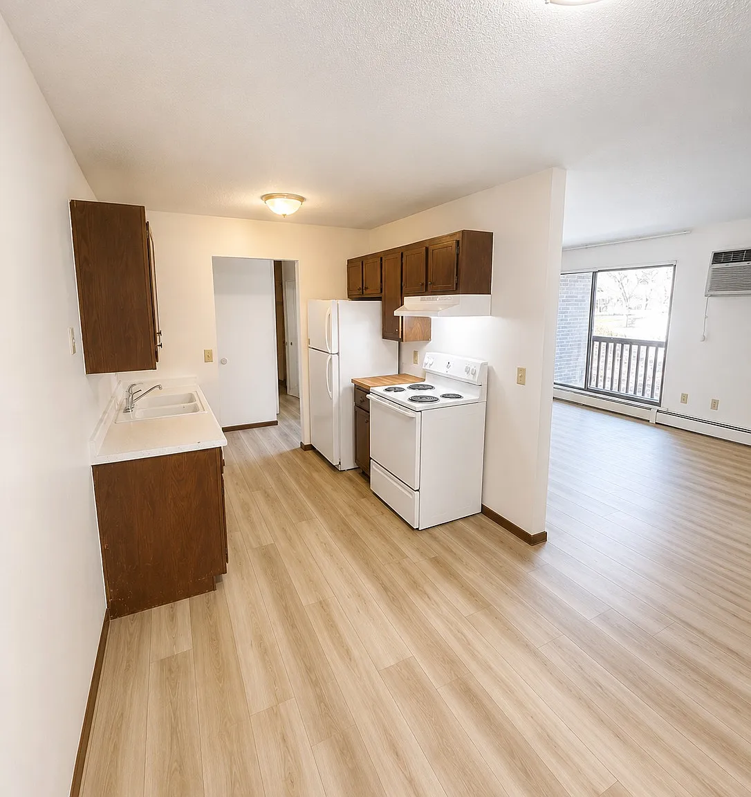 Hazelwood Apartments — Photo 2