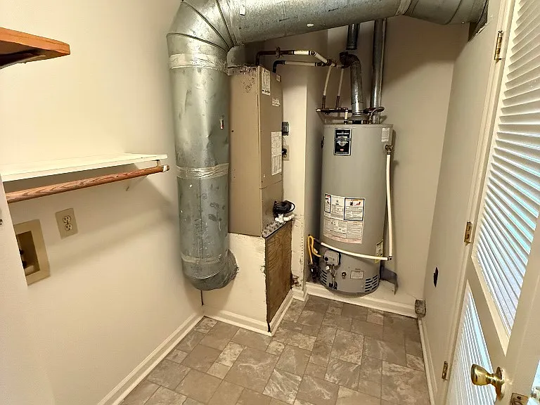 104 W Victoria Ct #F — Photo 12