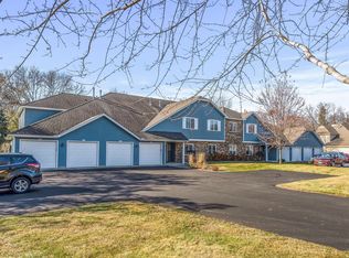 7245 Hunters Run, Eden Prairie, MN 55346