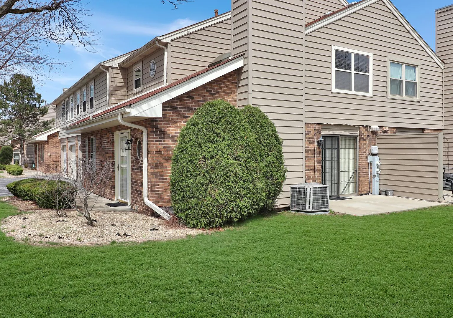9236 Whitehall Ln — Photo 3