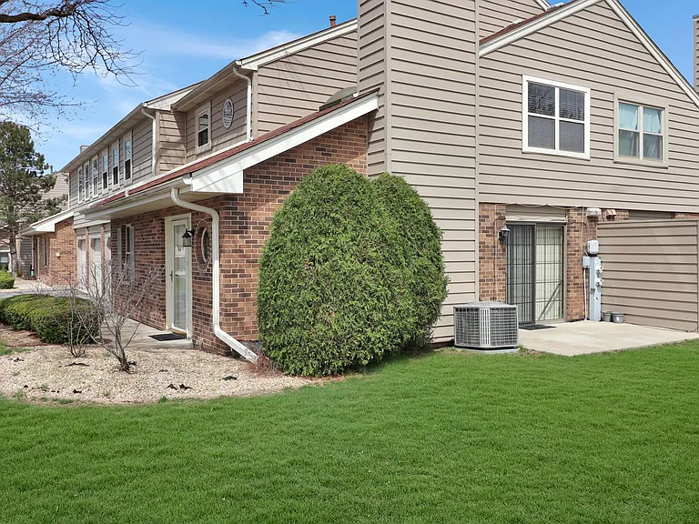 9236 Whitehall Ln — Photo 3