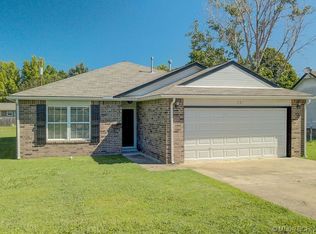 221 E Beech St, Skiatook, OK 74070