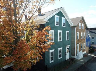 25 Fair St, Newport, RI 02840