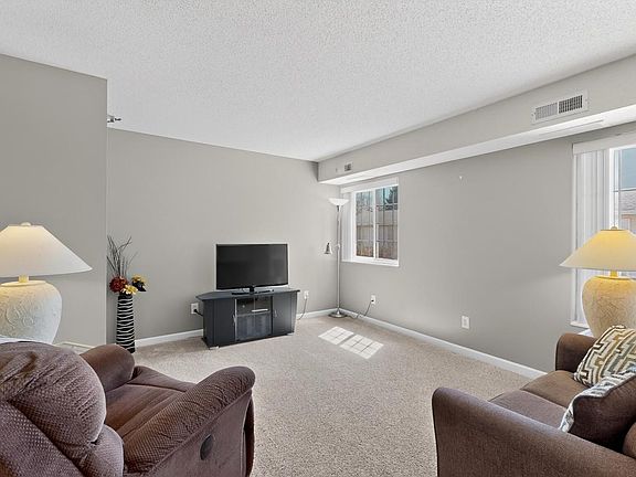 5th image of 3714 9th St NW Unit B