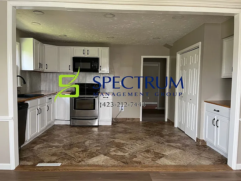 723 White Oak Cir — Photo 6
