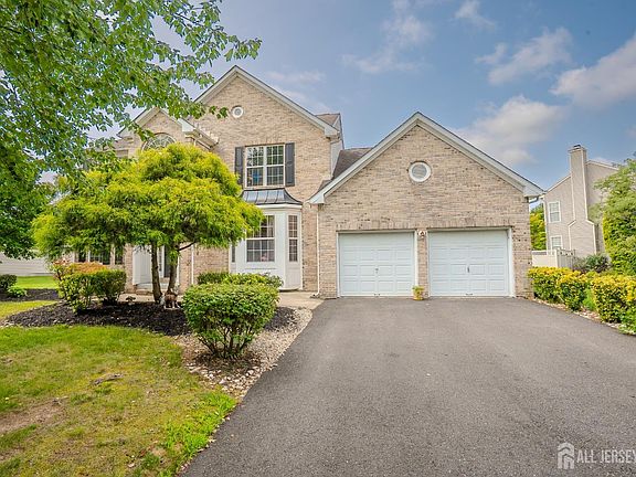 3rd image of 15 Inverness Ln