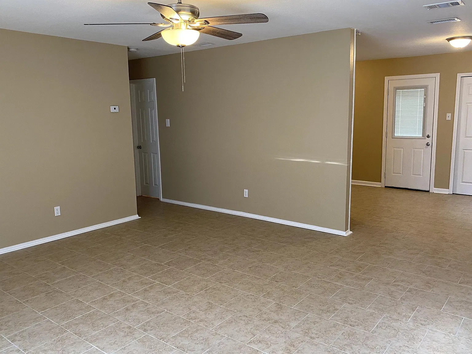 800 Lynn Court 36695 - Unit 1 — Photo 3