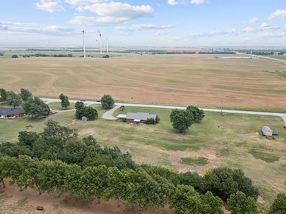 4th image of 415 SE Chisholm Trail Rd