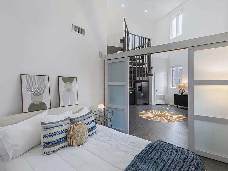 Fusion Hollywood - Bedroom