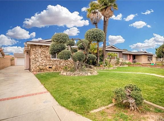 4th image of 14446 Rosecrans Ave