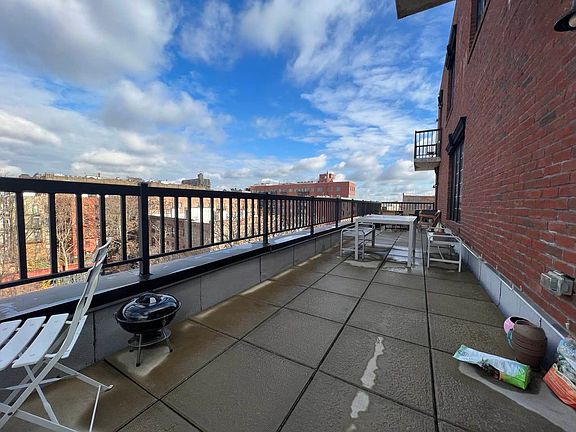 5th image of 264 Sullivan Pl #6B