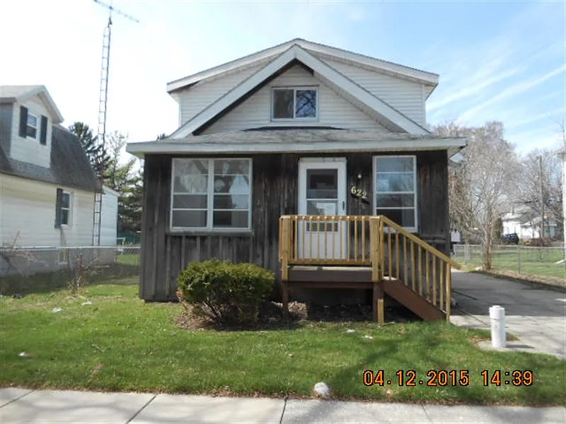 622 Winchester St photo 1