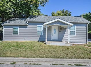165 School St, Glen Carbon, IL